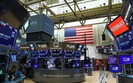 New York borsası tepetaklak! Dow Jones endeksi 500 puanın üzerinde değer kaybetti