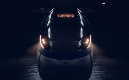 Türkiye'nin ürettiği ilk hızlı tren raylara iniyor