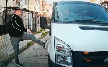 Trafik dehşeti: Aracı yumruklayıp sürücüyü kavgaya çağırdı