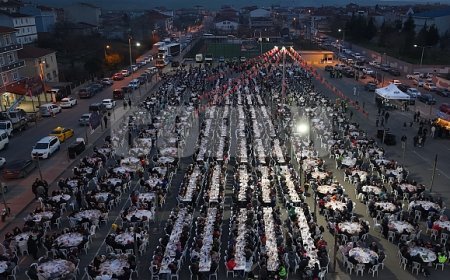 GÖNÜL SOFRASI, BİNLERCE VATANDAŞIN KATILIMI İLE SAĞLIK MAHALLESİNDE KURULDU!