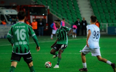 Sakaryaspor, Adana Demirspor'u 4 golle devirdi!
