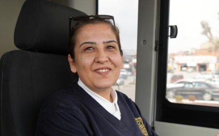 'Hayalimi gerçekleştirdim' dedi, şehrin ilk kadın otobüs şoförü oldu