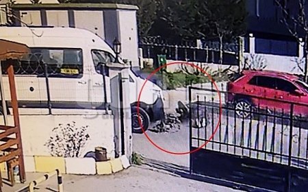 Okul servisine çarpmamak için motosikletten düşüp metrelerce savruldular: O anlar kamerada