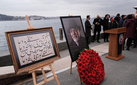 İlber Ortaylı'yı anma töreninde yazılı tablo dikkat çekti! İşte anlamı...