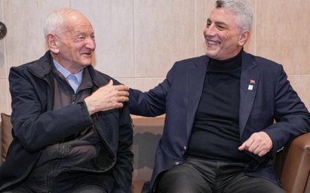 Bakan Bolat, Darülaceze sakini Fuzuli Nedim Şimşek'i ziyaret etti