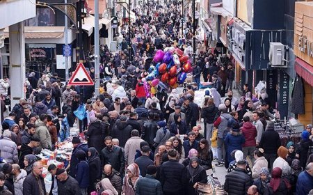 Bayram tatilinde adım atacak yer kalmadı: Burası adeta Beyoğlu, Taksim