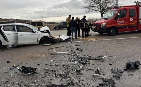 Nevşehir'de üç aracın karıştığı kazada 3 kişi öldü, 6 kişi yaralandı