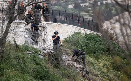 Doğu Kudüs'te alarm! İran misillemesinde bir füze parçası, Mescid-i Aksa yakınlarına düştü