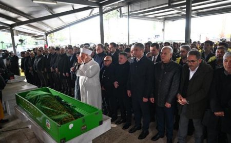 AK Parti Adana İl Başkanı Dağlı'nın annesinin cenazesi defnedildi