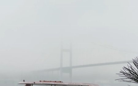 İstanbul güne sisle uyandı