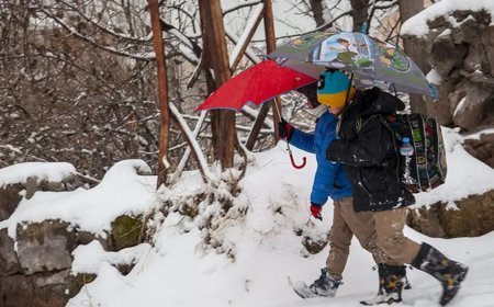 Hakkari'de eğitime kar engeli