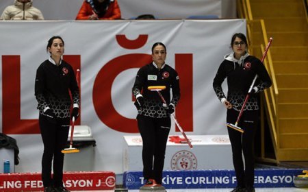 Kadınlarımızdan buzda tarihi başarı!