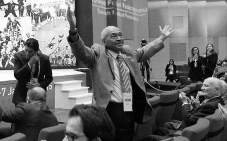 Eski futbolcu ve teknik direktör Çetin Güler hayatını kaybetti