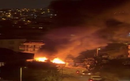 Üsküdar’da feci yangın! İşçi konteyneri alev alev yandı