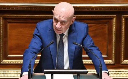 Fransız senatör Malhuret'den Trump'a Türk atasözüyle sert ifadeler: 'Bir palyaço saraya taşındığında kral olmaz...'