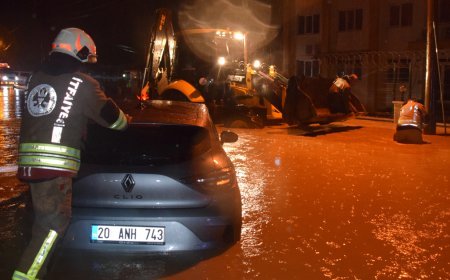Manisa'da sağanak hayatı olumsuz etkiledi