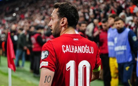 Hakan Çalhanoğlu'ndan milli efsanelere çağrı: 'Amerika'ya onlarla gitmek istiyorum!'