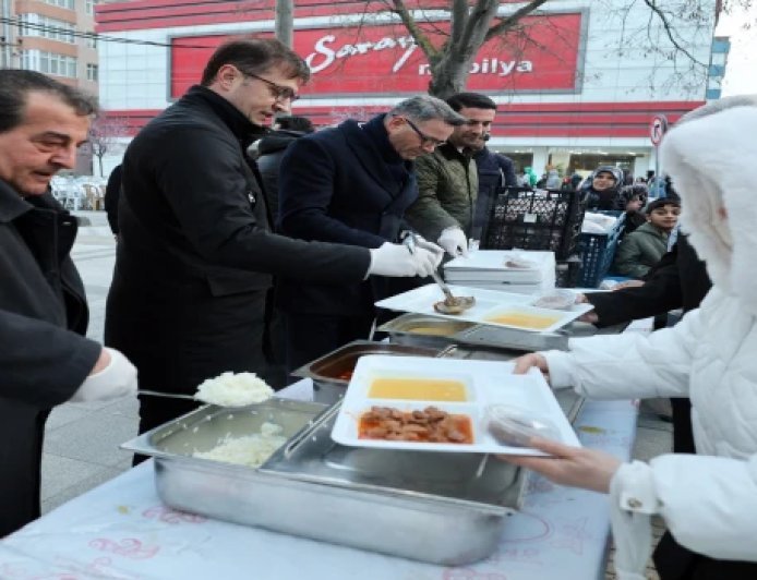 7 BİN KİŞİLİK İFTAR SOFRASINDA BULUŞULDU