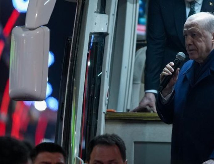 Cumhurbaşkanı Erdoğan, memleketi Rize'nin Güneysu ilçesinde vatandaşlara hitap etti