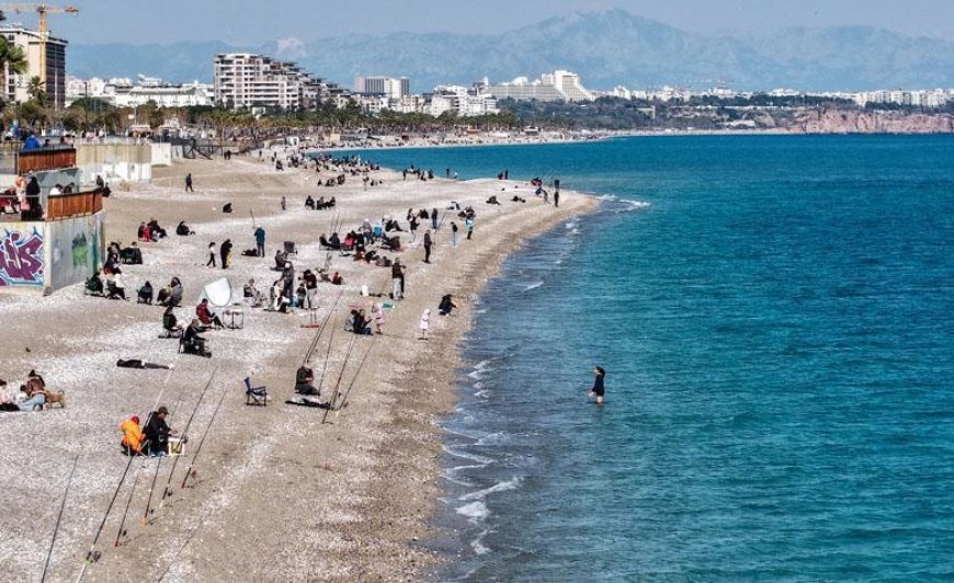 Aynı gün deniz ve kayak! Antalya’da 2 mevsim bir arada