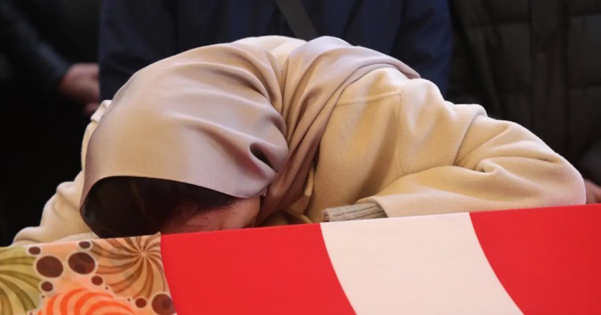 Fatma Nur öğretmen gözyaşlarıyla uğurlandı. Oğlunun vedası yürükleri burktu