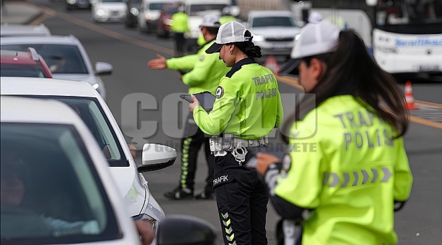 TRAFİKTE "YAKAN" DÖNEM BAŞLADI: CEZALAR KATLANDI, EHLİYETLER ARTIK PAMUK İPLİĞİNDE!