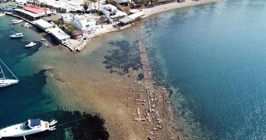 Bodrum'da deniz çekildi, tarihi kalıntı ortaya çıktı