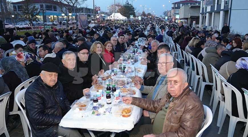RAMAZANIN BEREKETİ MARMARACIK MAHALLESİNDE YAŞANDI!