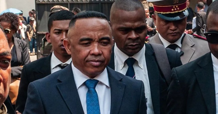 Madagaskar'da başbakan ve kabinesi görevden alındı