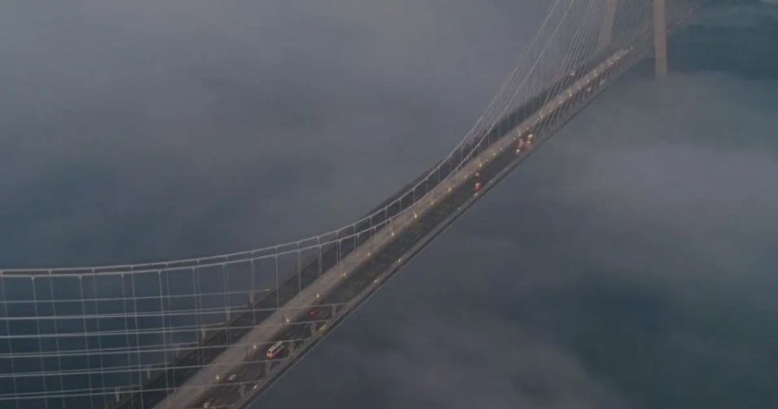 İstanbul'da yoğun sis: Köprü gözden kayboldu