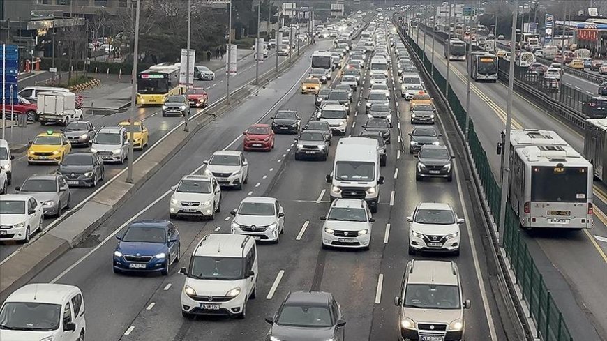 Bayramda otoyol ve köprülerden 12,3 milyon araç geçti