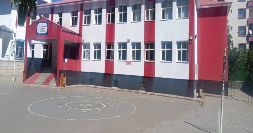 Sınıfta gaz paniği. 30 öğrenci hastanelik oldu