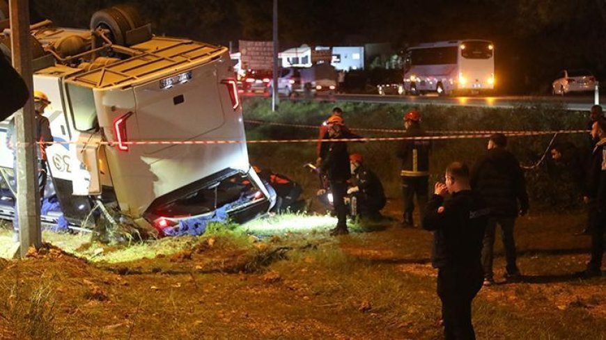 Antalya’da servis midibüsü devrildi: 16 infaz koruma memuru yaralı