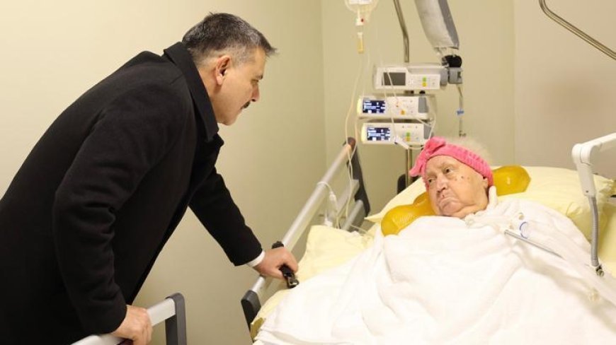 İçişleri Bakanı Çiftçi, ilkokul öğretmenini hastanede ziyaret etti