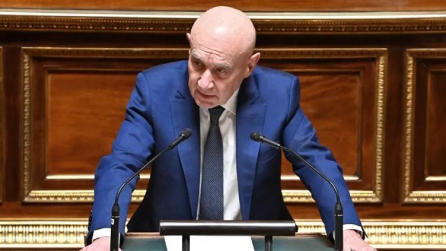 Fransız senatör Malhuret'den Trump'a Türk atasözüyle sert ifadeler: 'Bir palyaço saraya taşındığında kral olmaz...'