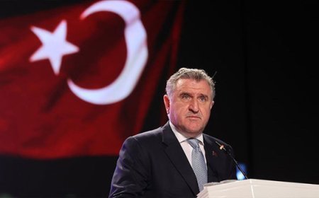 Bakan Bak’tan A Milli Takımı’na tebrik mesajı!