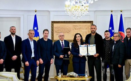 Kosova Milli Takımı'na devlet nişanı