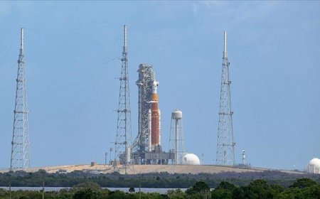 54 yılın ardından bir ilk! NASA Orion uzay aracını Ay'a fırlattı