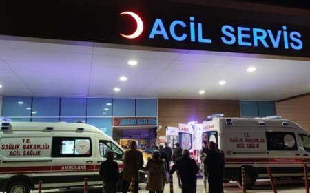 Bağcılar'daki kavga ihbarına gitmişlerdi! 17 yaşındaki çocuk polisleri bıçakladı