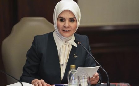 Bakan Göktaş: Oyunları kapatmak, yasaklamak gibi bir gündemimiz yok