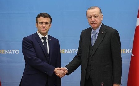 Cumhurbaşkanı Erdoğan ile Fransa Cumhurbaşkanı Macron telefonda görüştü! 'Ateşkesi sabote edecek girişimlere fırsat verilmemeli'