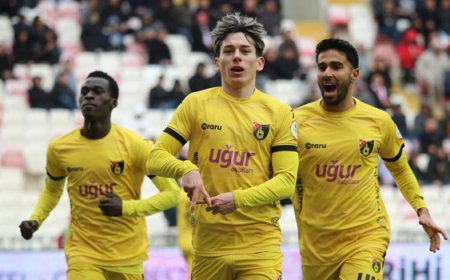 Sivasspor evinde İstanbulspor'a kaybetti!