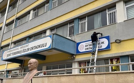 Saldırı sonrası yeni karar: Ayser Çalık Ortaokulu'nun tabelası, yeni binaya asıldı