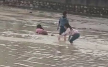 Şırnak'ta sağanak nedeniyle dereler taştı: Çocukların tehlikeli oyunu