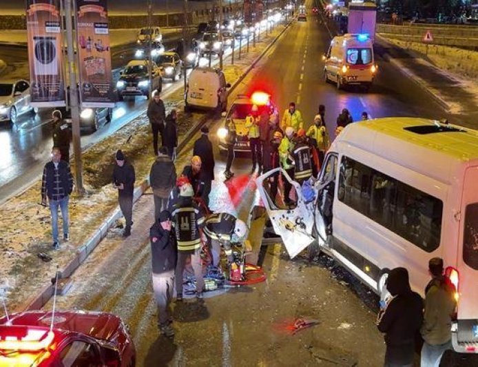 Erzurum’da zincirleme kaza! Çok sayıda yaralı var
