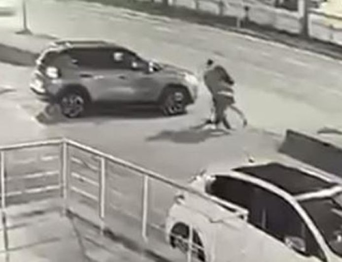 Dehşet anları kamerada! İş arkadaşını 9 bıçak darbesiyle katletti