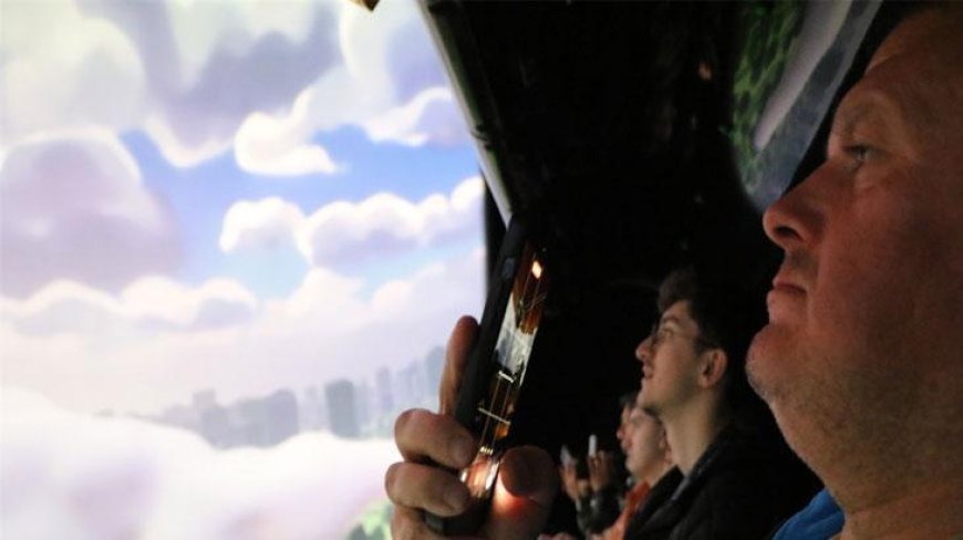 Türkiye’de bir ilk! Uçan sinemaya yoğun ilgi gösterildi