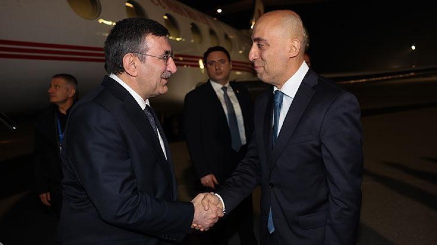 Cumhurbaşkanı Yardımcısı Yılmaz Bakü'ye geldi