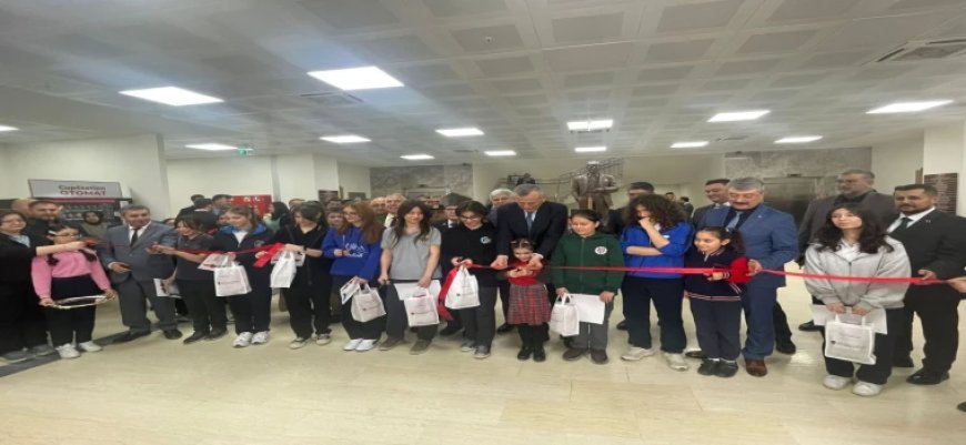 ÖĞRENCİLERDEN VATAN SEVGİSİNİ YANSITAN ANLAMLI SERGİ