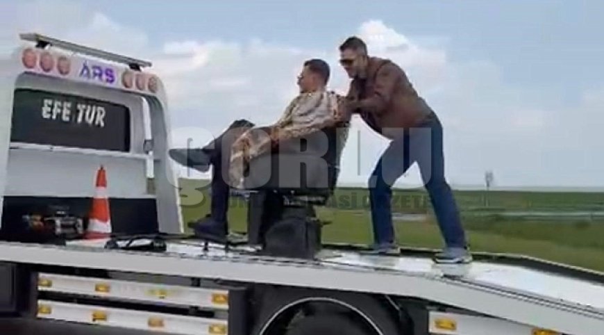 Tekirdağ'da görenler şaşırdı : Müşterisini çekici üzerinde traş etti